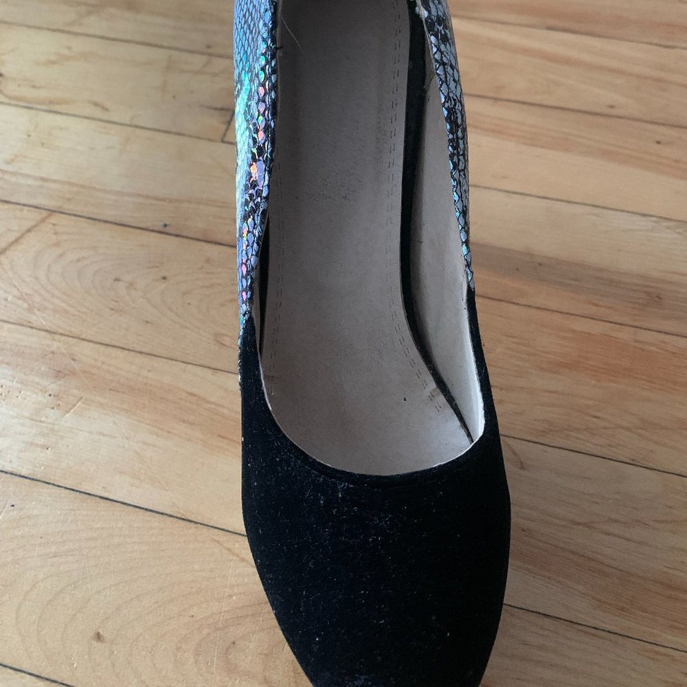 shoes - Picture 3 of 7